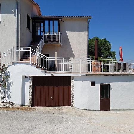 Apartment Labin Bagian luar foto